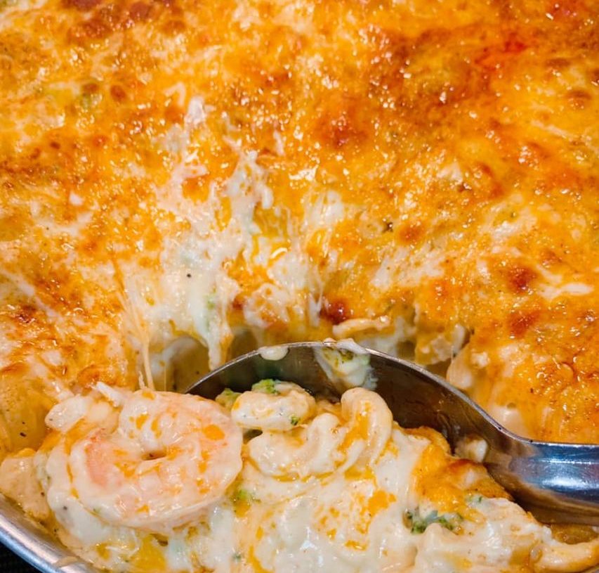 SEAFOOD MAC AND CHEESEis an easy and quick healthy keto dinner ideas recipes that you can cook if you like . In Tasty Recipes blog we got the best easy dinner.