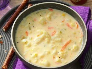 CAULIFLOWER SOUPis an easy and quick healthy keto dinner ideas recipes that you can cook if you like . In Tasty Recipes blog we got the best easy dinner.