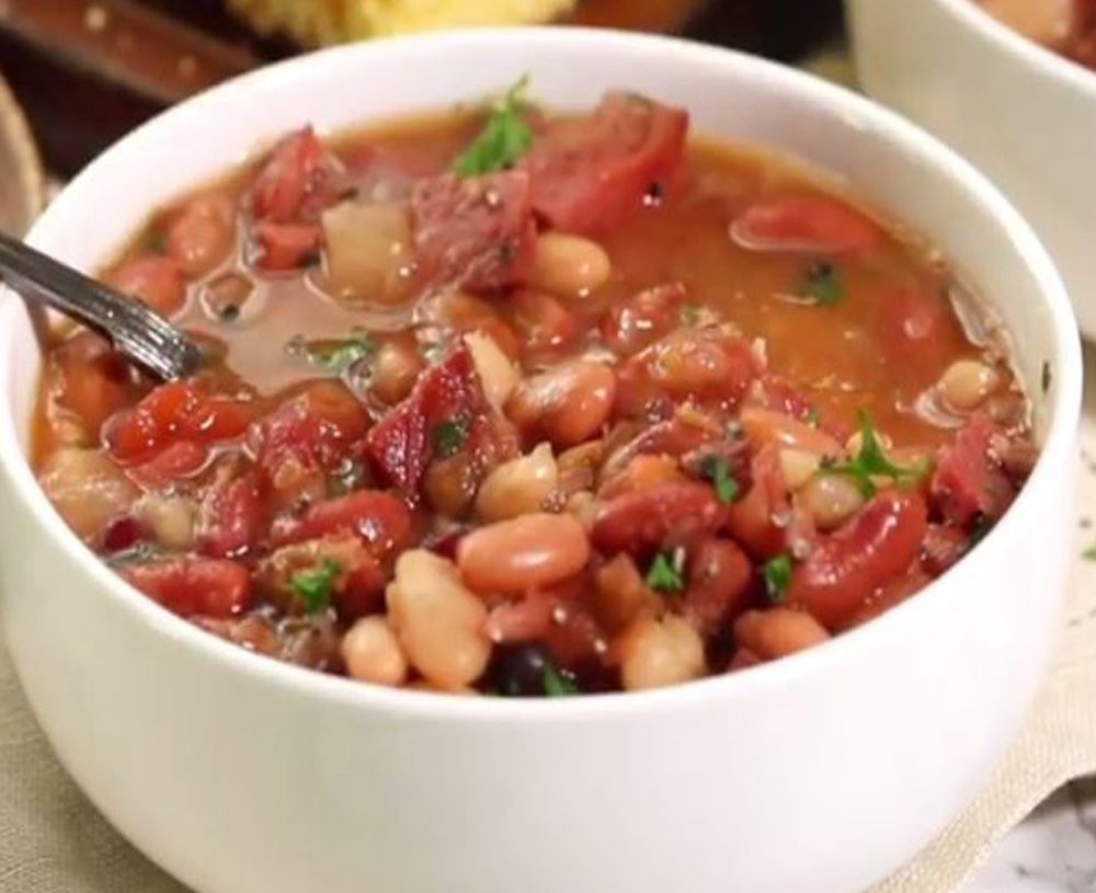 SLOW COOKER HAM AND BEAN SOUPis an easy and quick healthy keto dinner ideas recipes that you can cook if you like . In Tasty Recipes blog we got the best easy dinner.