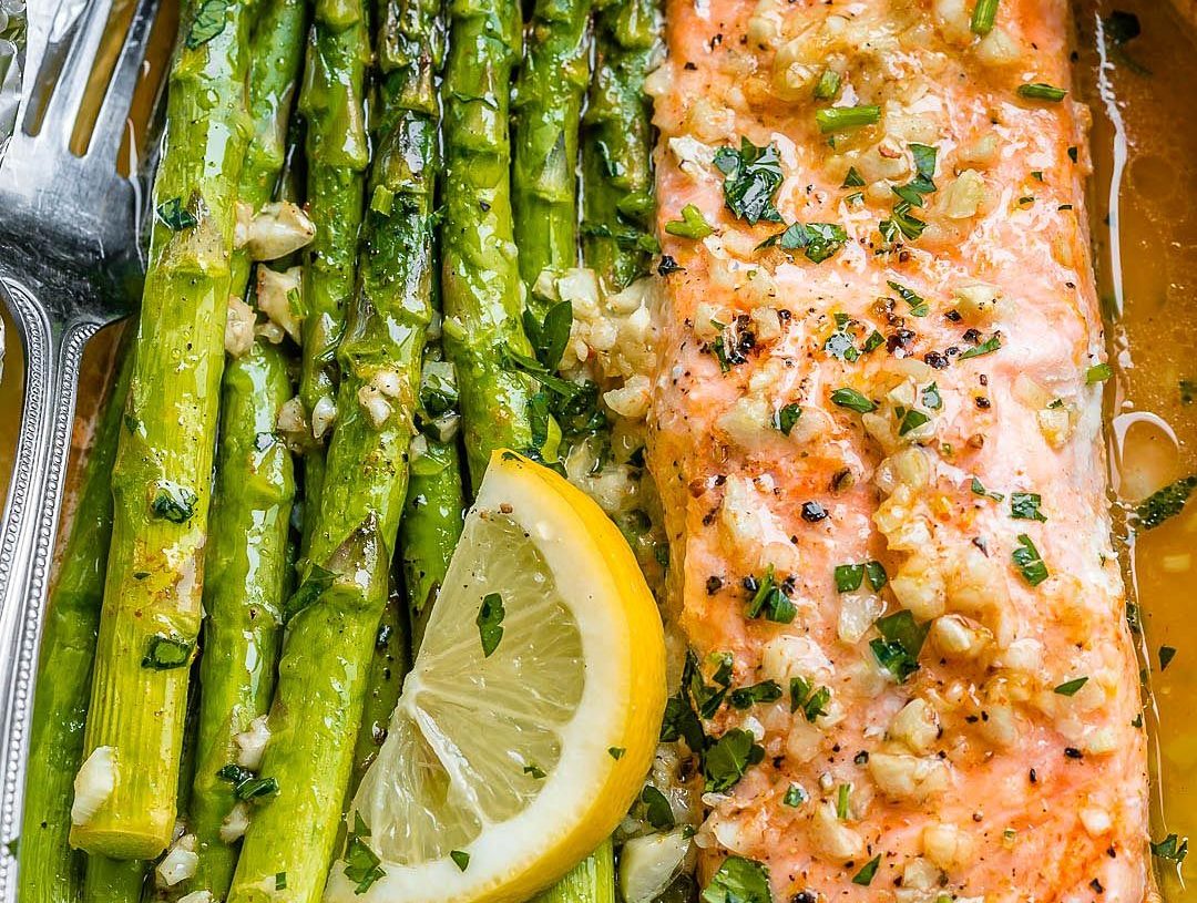 Baked Salmon in Foil with Asparagus and Garlic Lemon Butter Sauceis an easy and quick healthy keto dinner ideas recipes that you can cook if you like . In Tasty Recipes blog we got the best easy dinner.