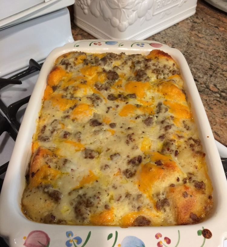 BISCUITS AND GRAVY WITH SAUSAGE AND EGG BREAKFAST CASSEROLEis an easy and quick healthy keto dinner ideas recipes that you can cook if you like . In Tasty Recipes blog we got the best easy dinner.