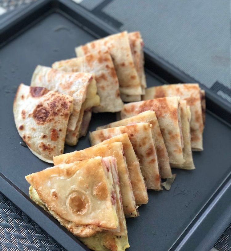 EASY CHEESY CHICKEN BACON RANCH QUESADILLASis an easy and quick healthy keto dinner ideas recipes that you can cook if you like . In Tasty Recipes blog we got the best easy dinner.