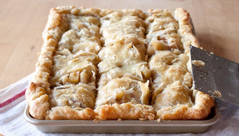 YUMMY! Apple Slab Pie