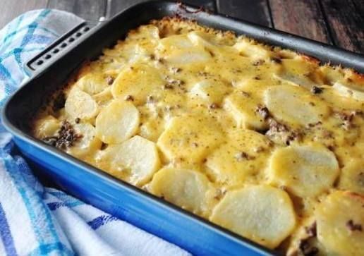 Hamburger Potato Cheese Casseroleis an easy and quick healthy keto dinner ideas recipes that you can cook if you like . In Tasty Recipes blog we got the best easy dinner.