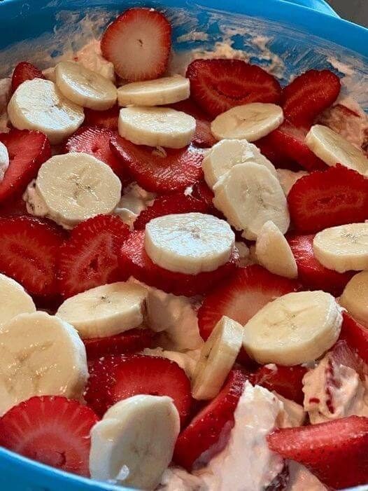 Strawberry-Banana Cheesecake Saladis an easy and quick healthy keto dinner ideas recipes that you can cook if you like . In Tasty Recipes blog we got the best easy dinner.