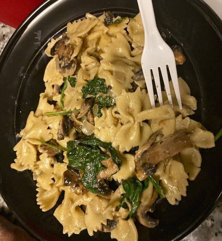 ONE-POT GARLIC PARMESAN PASTA WITH SPINACH AND MUSHROOMSis an easy and quick healthy keto dinner ideas recipes that you can cook if you like . In Tasty Recipes blog we got the best easy dinner.