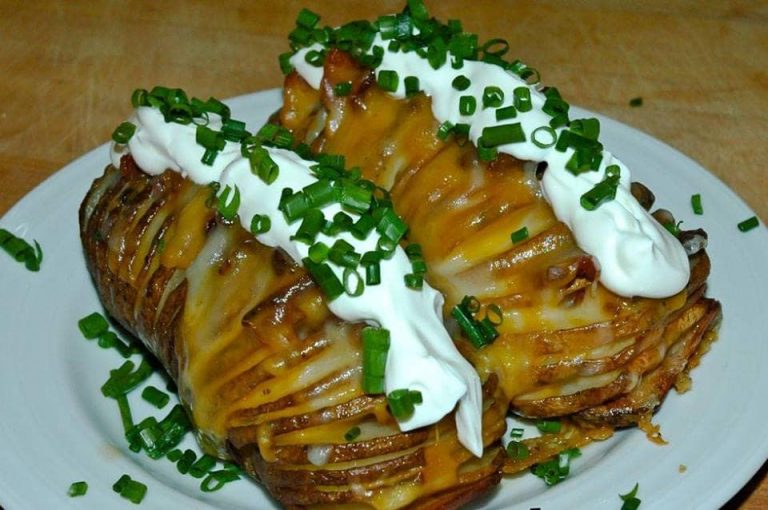 Hasselback Garlic Potatoes w/ Bacon & Cheese Recipe!