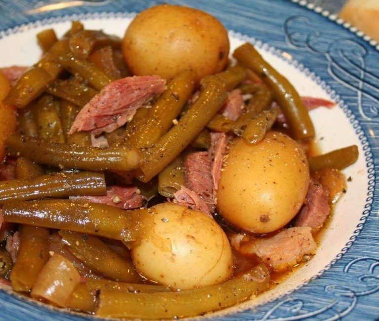 Slow Cooker Green Beans, Ham and Potatoes