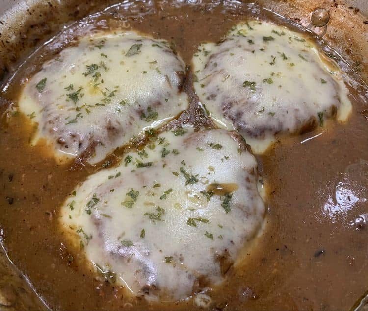 FRENCH ONION SALISBURY STEAKis an easy and quick healthy keto dinner ideas recipes that you can cook if you like . In Tasty Recipes blog we got the best easy dinner.