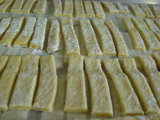 Homemade Egg Noodlesis an easy and quick healthy keto dinner ideas recipes that you can cook if you like . In Tasty Recipes blog we got the best easy dinner.