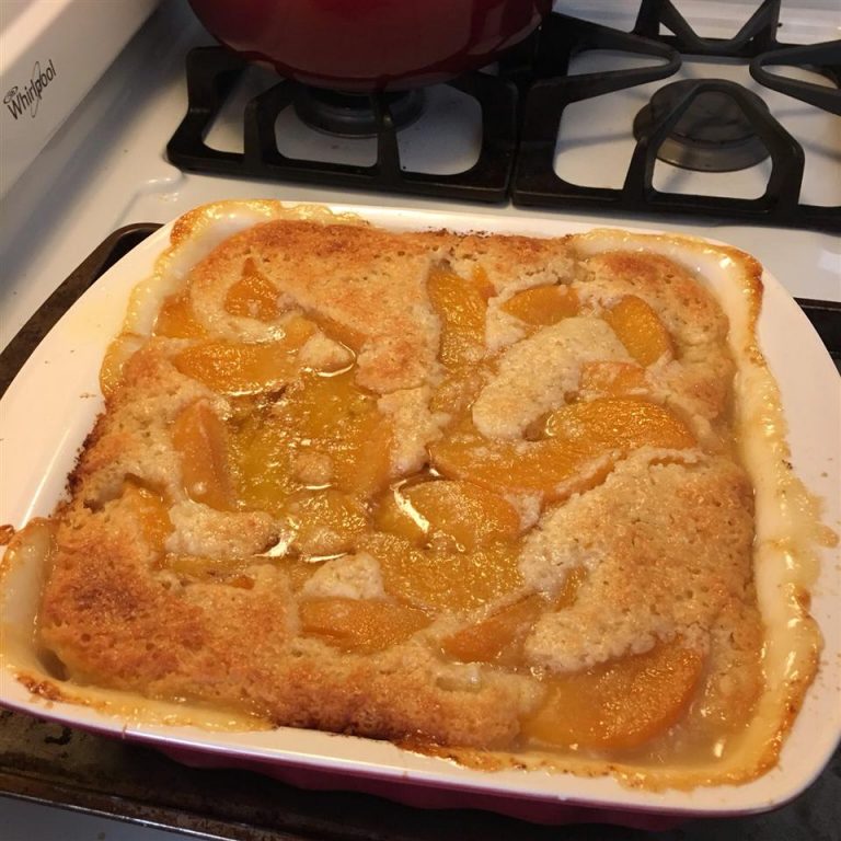 3 INGREDIENT PEACH COBBLER IN 5 MINUTES