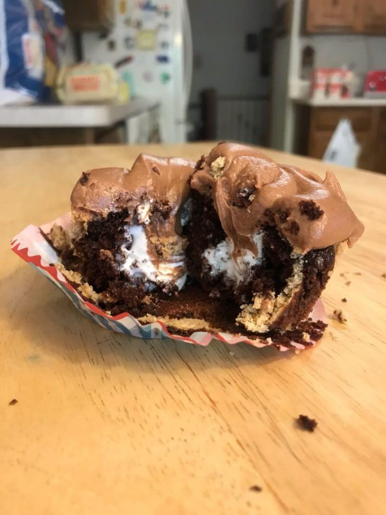 HERSHEY S’MORES CUPCAKES
