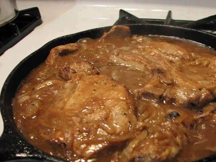 CROCK POT SMOTHERED PORK CHOPSis an easy and quick healthy keto dinner ideas recipes that you can cook if you like . In Tasty Recipes blog we got the best easy dinner.