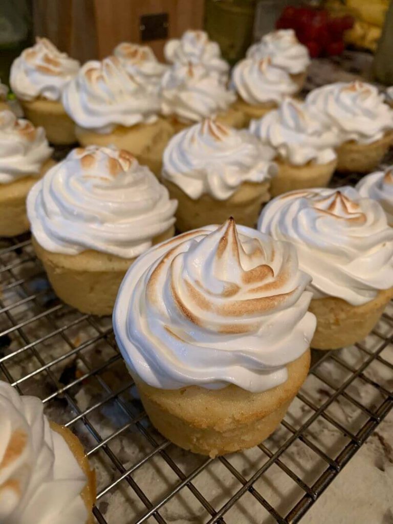 LEMON MERINGUE CUPCAKES
