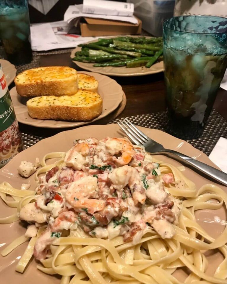 CREAMY CHICKEN PASTA WITH BACON