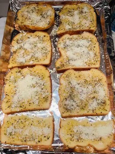 TEXAS TOAST WITH CHEESEis an easy and quick healthy keto dinner ideas recipes that you can cook if you like . In Tasty Recipes blog we got the best easy dinner.