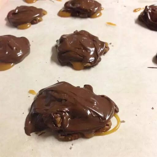 HOMEMADE TURTLE CANDY WITH PECANS AND CARAMELis an easy and quick healthy keto dinner ideas recipes that you can cook if you like . In Tasty Recipes blog we got the best easy dinner.