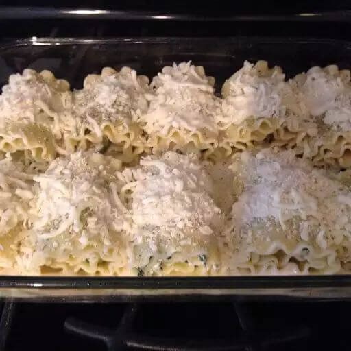 CHICKEN ALFREDO LASAGNA ROLLSis an easy and quick healthy keto dinner ideas recipes that you can cook if you like . In Tasty Recipes blog we got the best easy dinner.