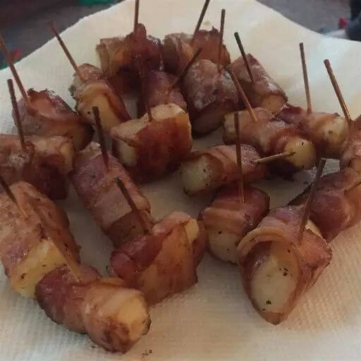 WRAPPED POTATO WITH BACONis an easy and quick healthy keto dinner ideas recipes that you can cook if you like . In Tasty Recipes blog we got the best easy dinner.