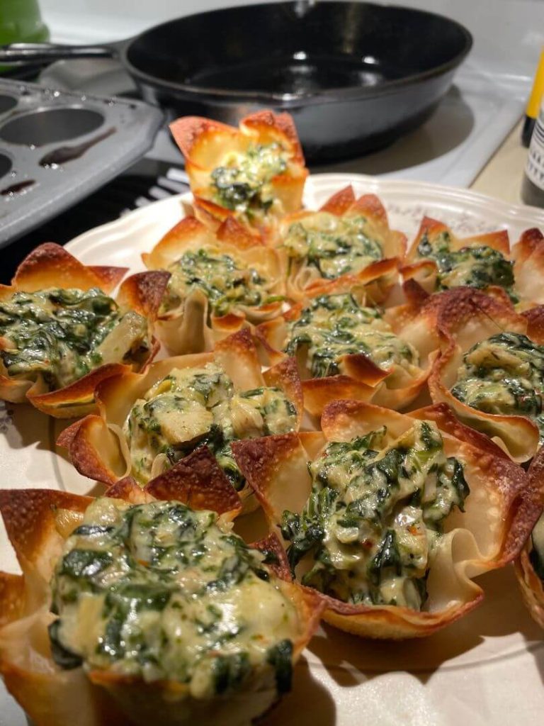 Spinach and Artichoke Dip Wonton Cups