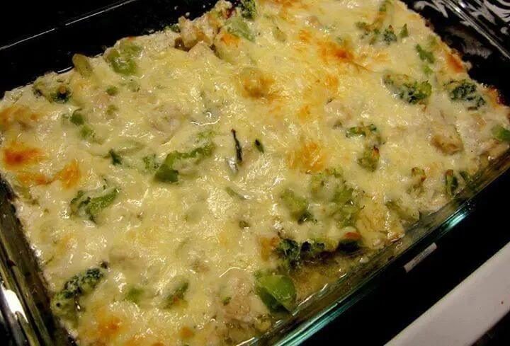 CHICKEN AND BROCCOLI CHEESY CASSEROLE – LOW CARB RECIPEis an easy and quick healthy keto dinner ideas recipes that you can cook if you like . In Tasty Recipes blog we got the best easy dinner.