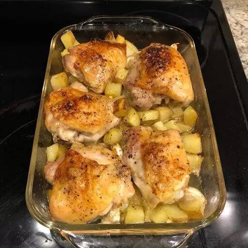 Garlic Roasted Chicken and Potatoesis an easy and quick healthy keto dinner ideas recipes that you can cook if you like . In Tasty Recipes blog we got the best easy dinner.