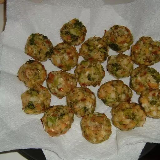 Baked Broccoli Cheese Balls Recipeis an easy and quick healthy keto dinner ideas recipes that you can cook if you like . In Tasty Recipes blog we got the best easy dinner.