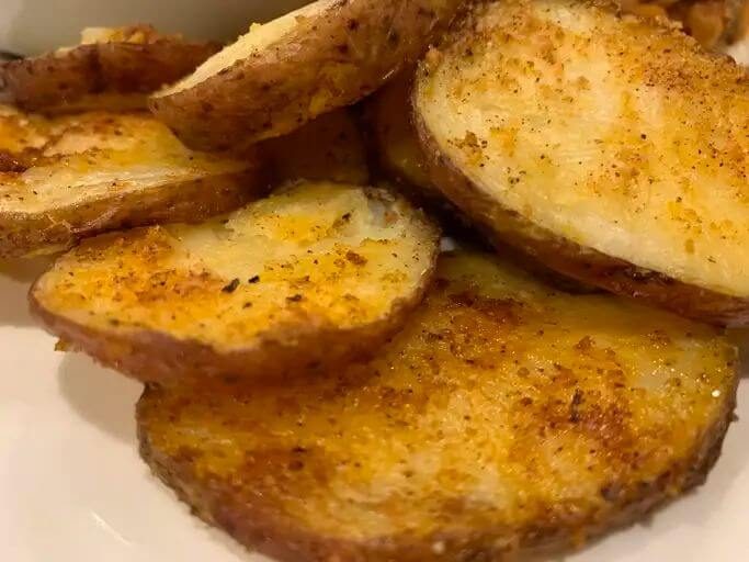 Oven Crispy Parmesan Potatoesis an easy and quick healthy keto dinner ideas recipes that you can cook if you like . In Tasty Recipes blog we got the best easy dinner.