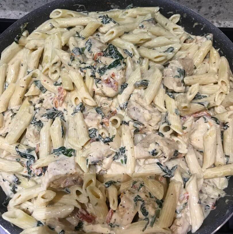 Italian Creamy Tuscan Chicken Pastais an easy and quick healthy keto dinner ideas recipes that you can cook if you like . In Tasty Recipes blog we got the best easy dinner.