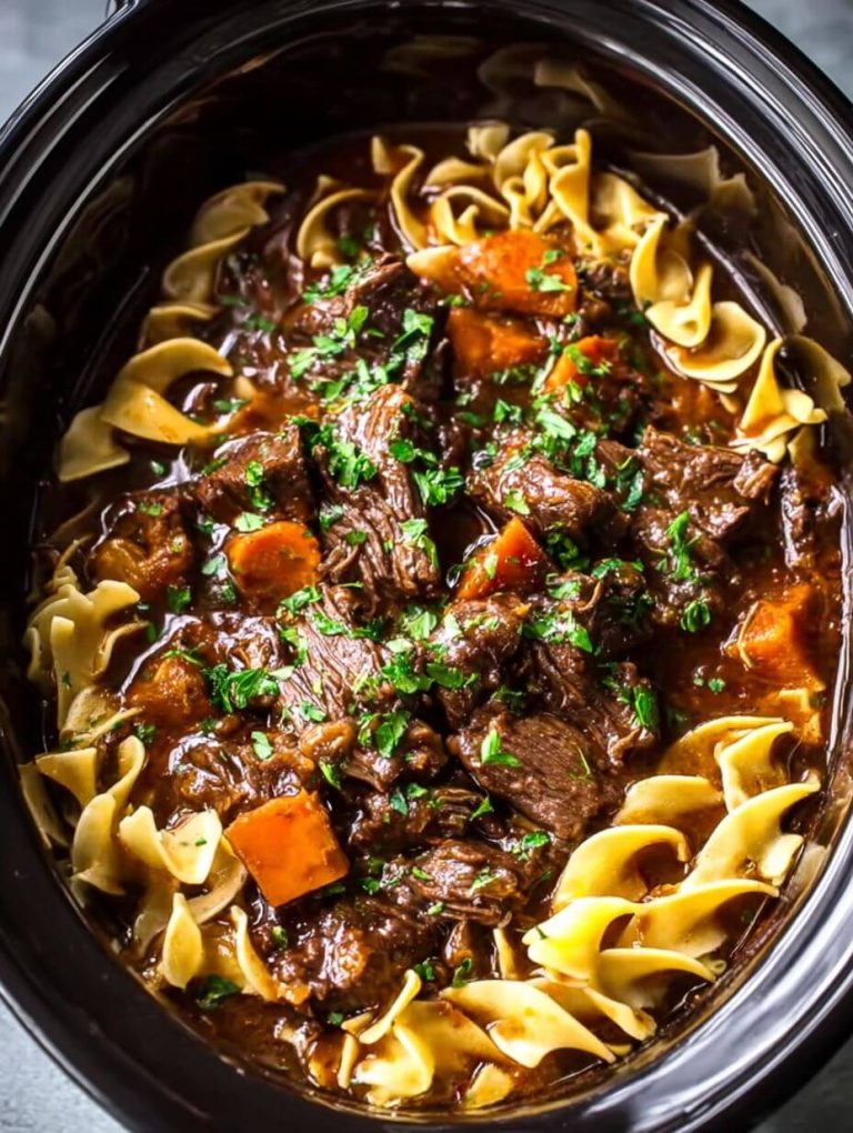 Slow Cooker Beef & Noodles