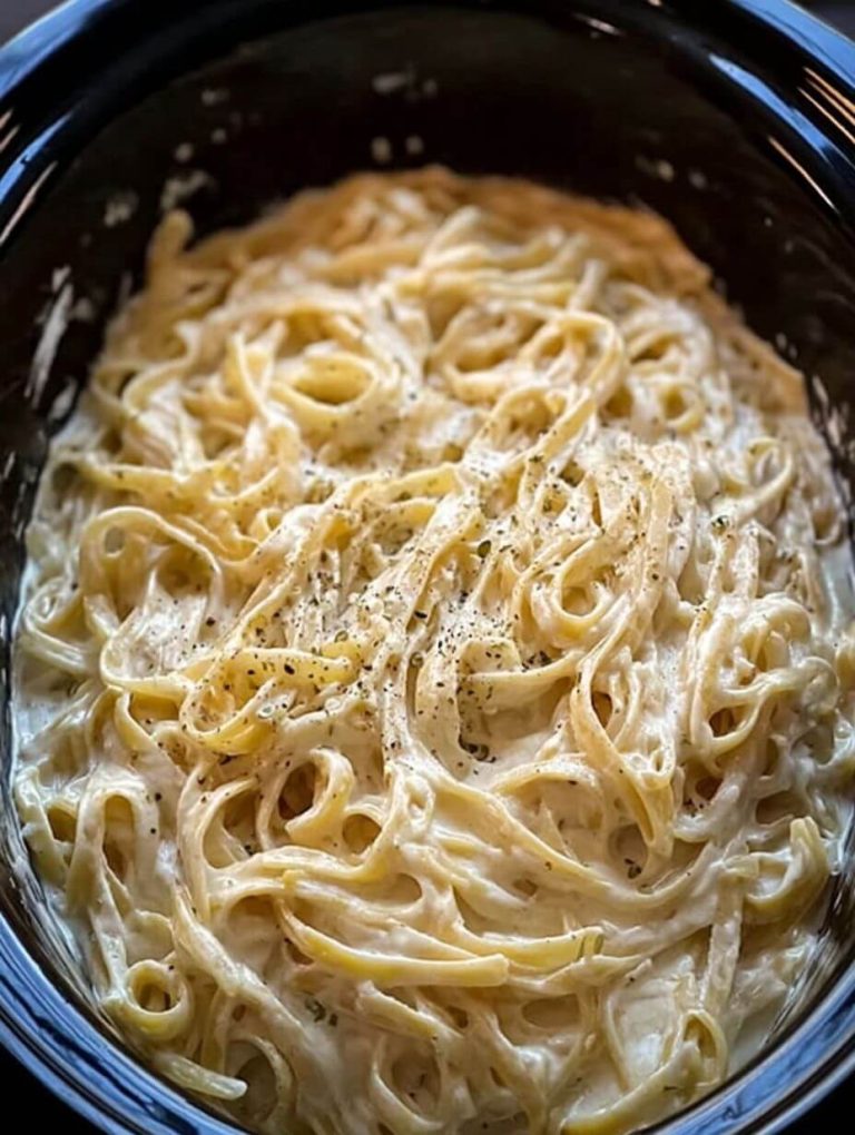 Slow Cooker Creamy Alfredo Pasta