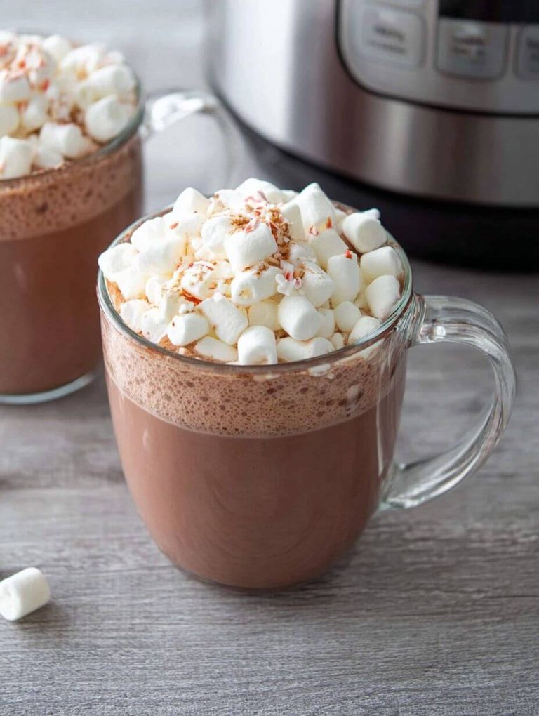 Slow Cooker Minty Hot Cocoa for the Holidays
